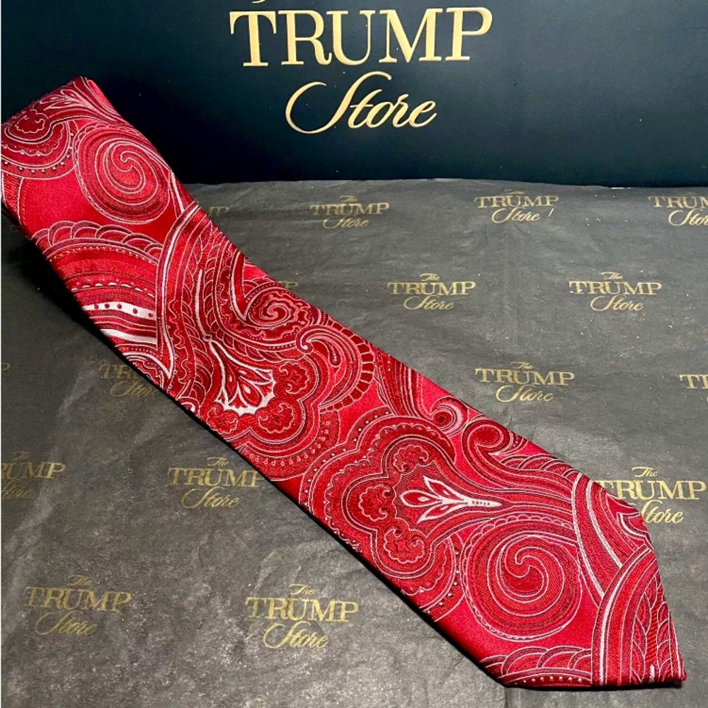 Donald Trump Signature Collection Tie-  New w Tags